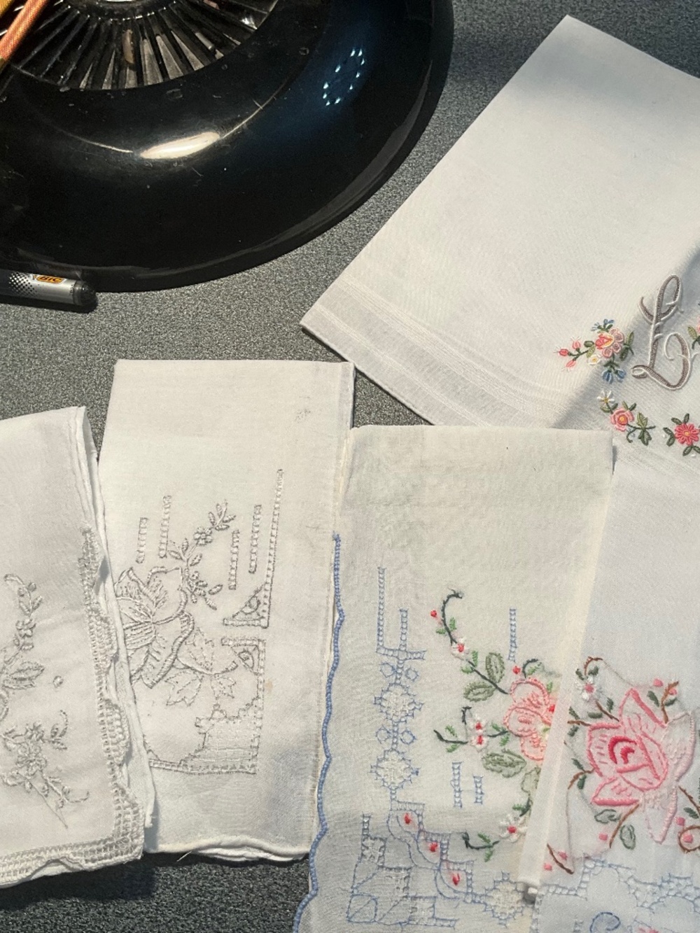 5 Ladies Handkerchiefs Hankies Embroidered Vintage